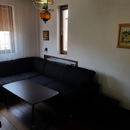 емилия Appartement *