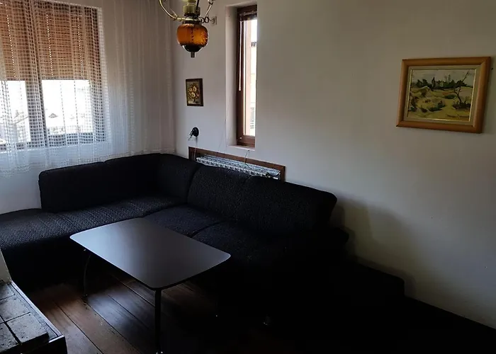 емилия Апартамент *